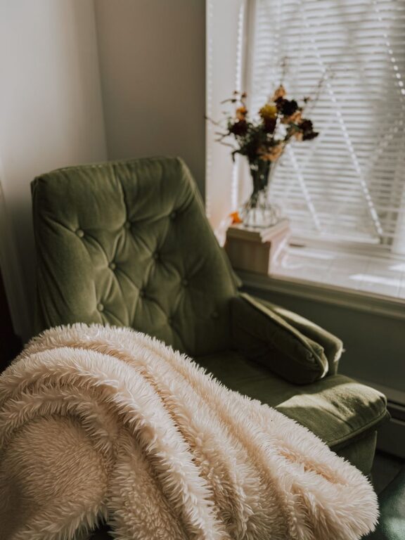 Tips for Creating a Cozy Reading Nook in Your Home